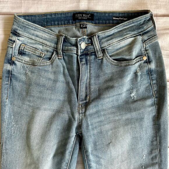 Judy blue women’s Capri crop distressed high rise light wash jeans boho 27 / 4 - Picture 2 of 10